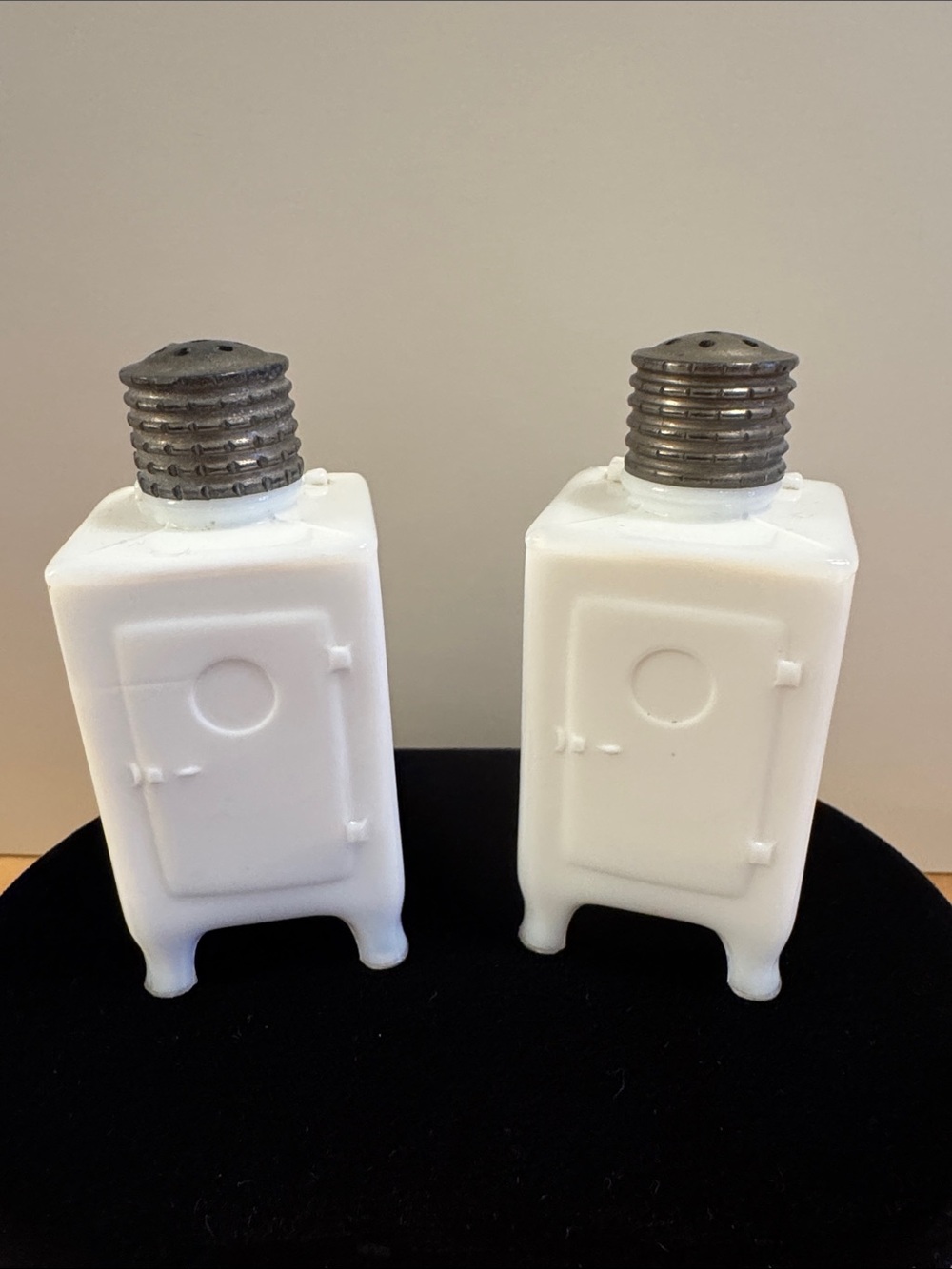 VTG milk glass salt & pepper shakers GE pattern icebox design